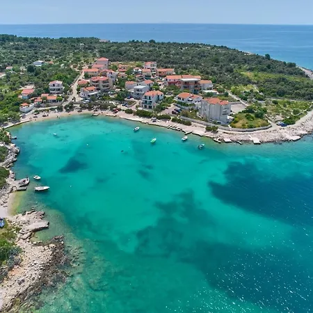 Lumi * Rogoznica (Sibenik-Knin)