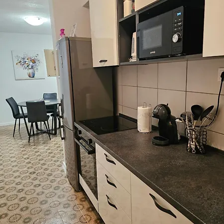 Lumi * Rogoznica (Sibenik-Knin)