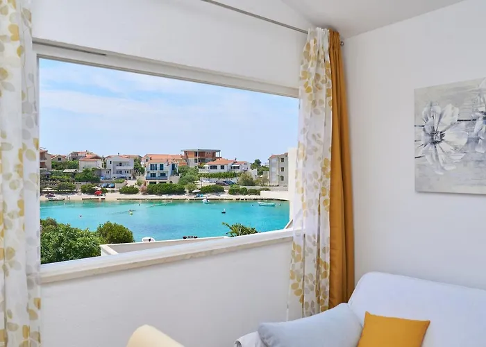 Lumi Rogoznica (Sibenik-Knin)