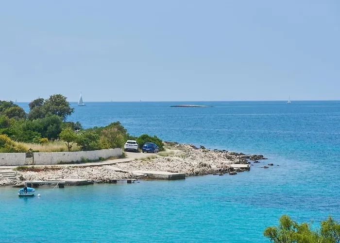 Lumi * Rogoznica (Sibenik-Knin)