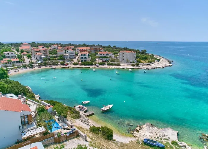 Lumi Rogoznica (Sibenik-Knin)